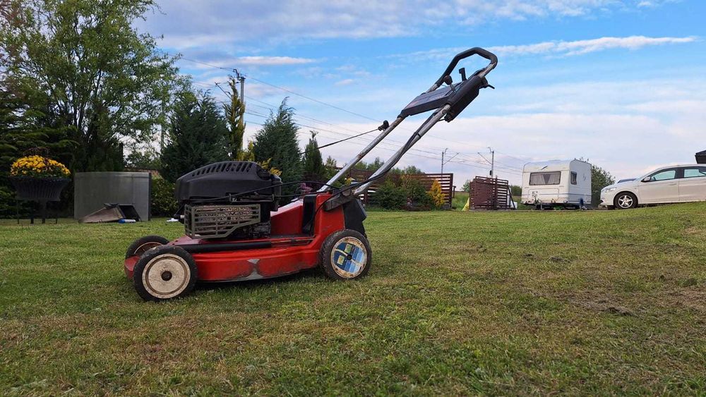 Sprzedam kosiarkę Toro z napędem.