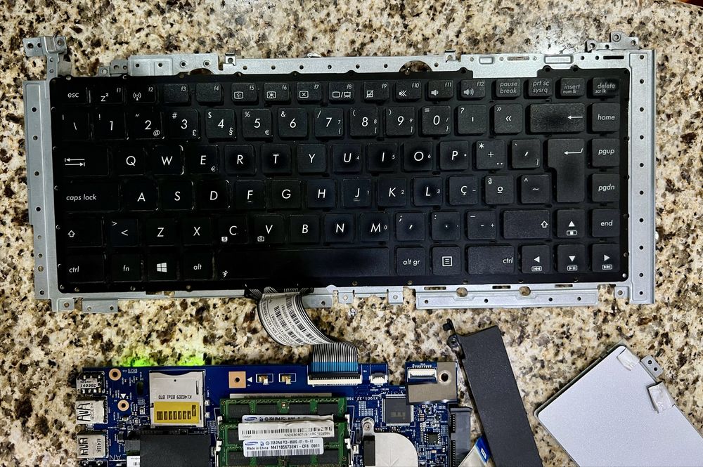 Vendo peças de portátil ASUS K450J | Ou tudo junto por apenas 55€