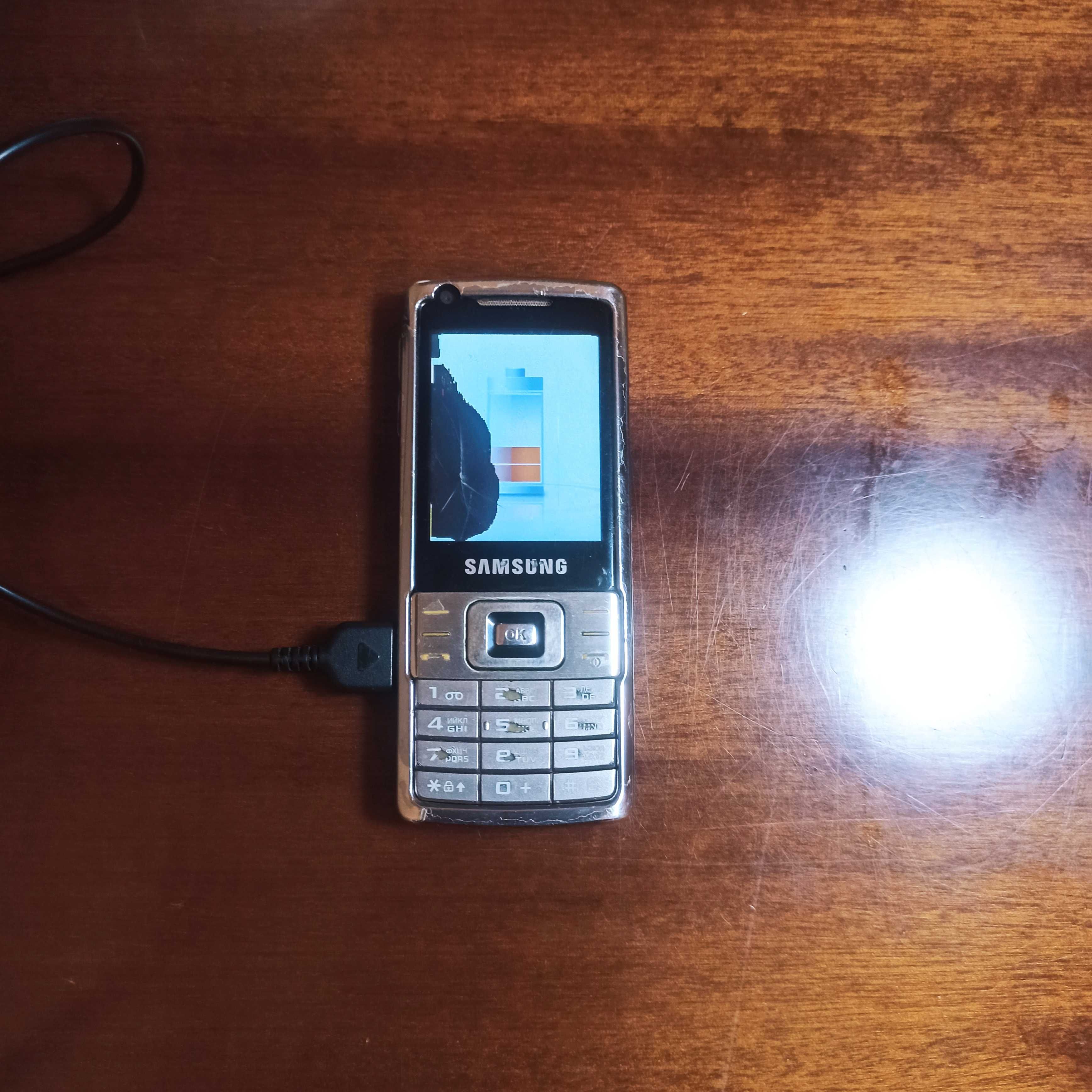 Мобильный телефон Samsung L700