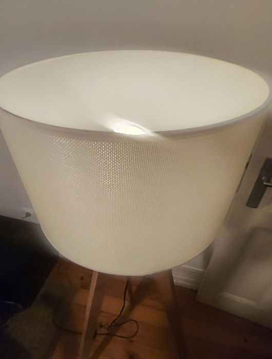 Candeeiro de pé alto