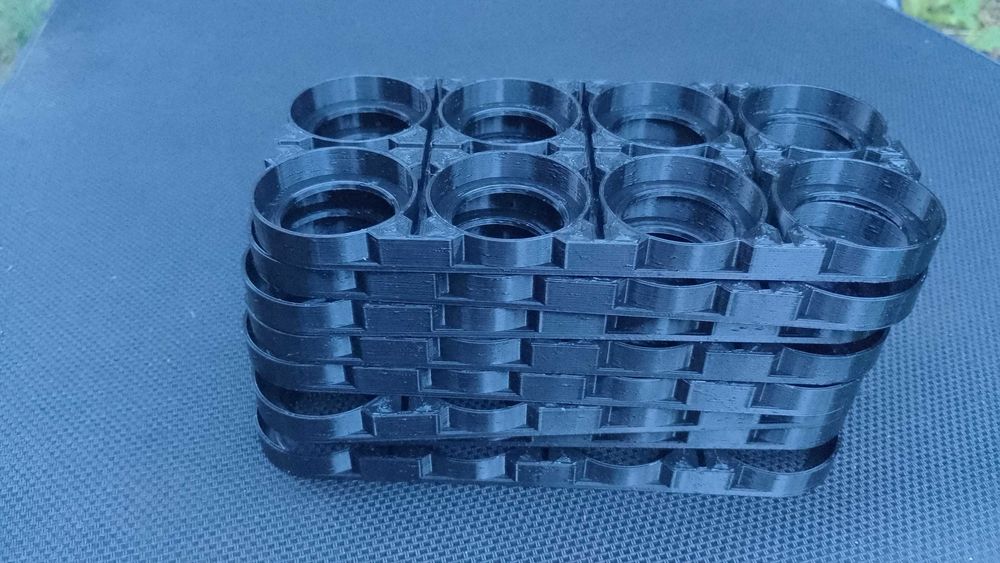 Холдер 40135 суцільний: посилений або з можливістю ізоляції комірок