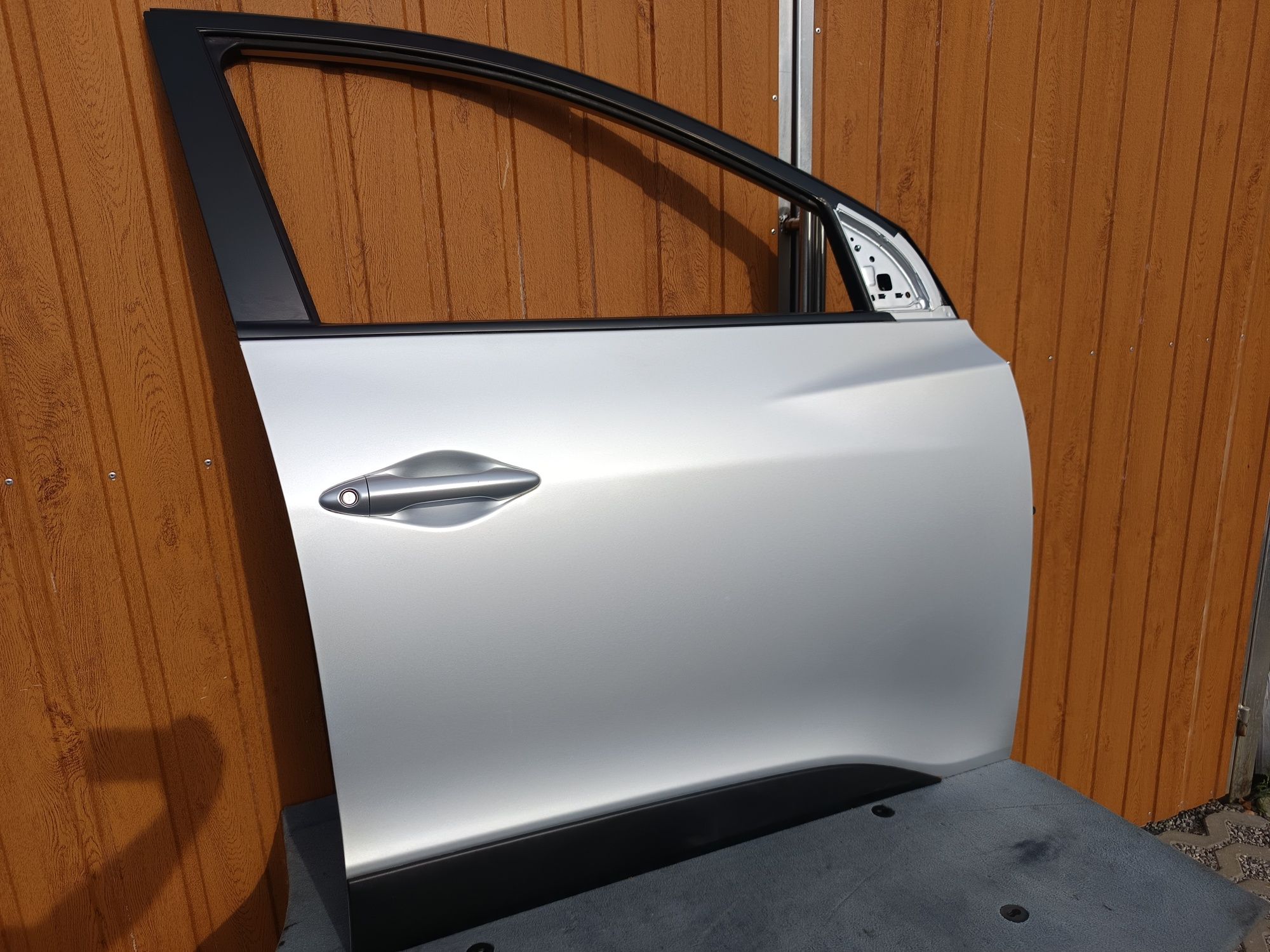 Hyundai ix35 Lift Drzwi Przednie Prawe Kompletne RAH F-vat