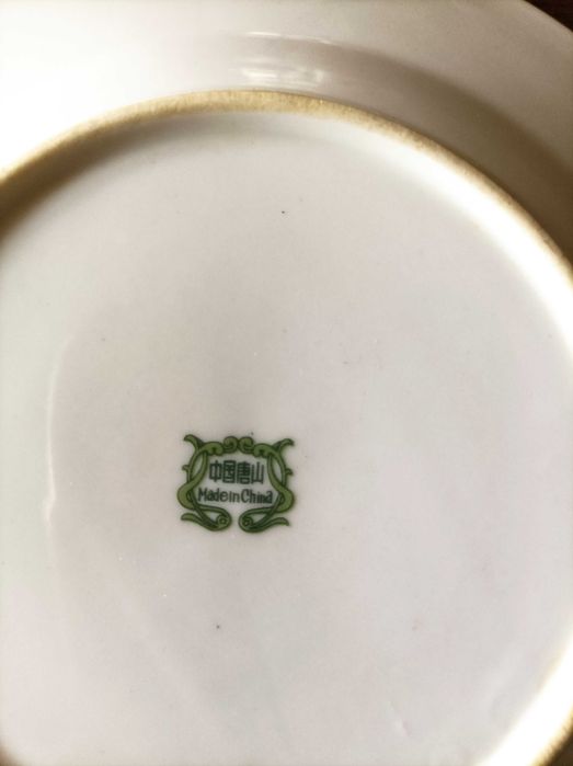 Stary chiński porcelanowy talerzyk deserowy z motywem magnolii