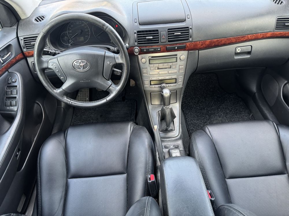 TOYOTA AVENSIS 2.0 D-4 DIESEL NACIONAL 217.000 KMS AR CONDICIONADO