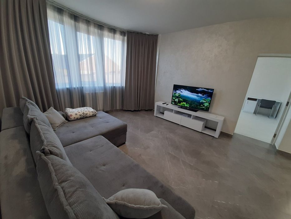 Нова 3 кімн. кв. в самісінькому центрі міста з приват. парковкою.