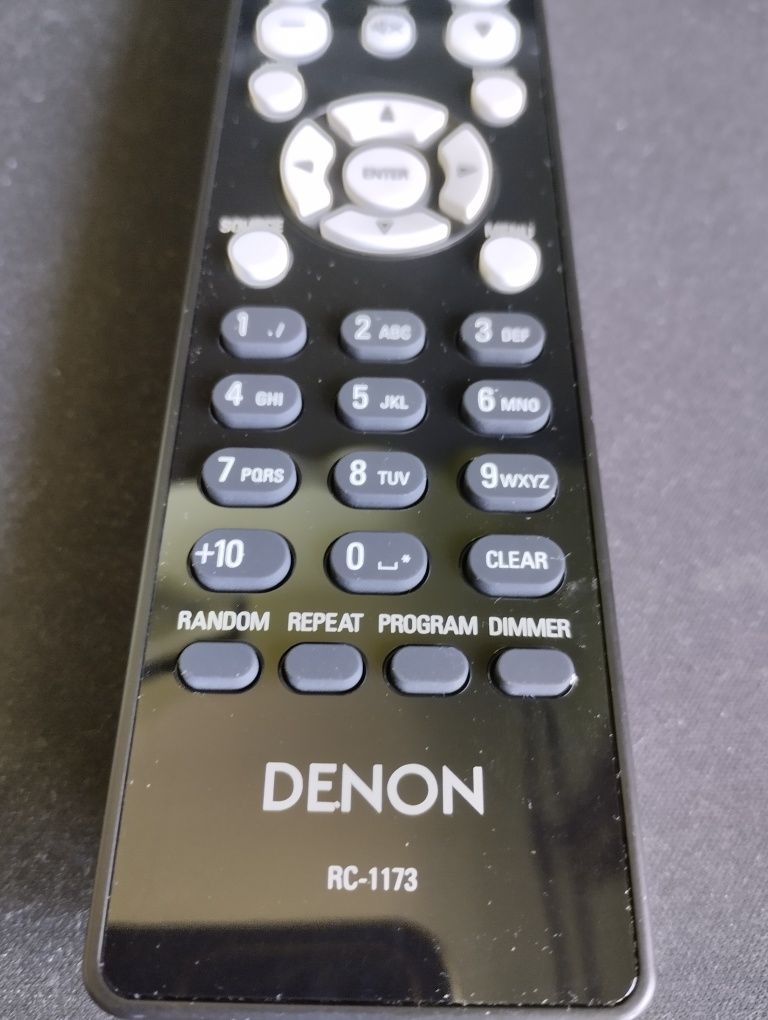 Denon pilot RC-1173 nowy i oryginalny

pasuje m.in. do urządzenia

PM