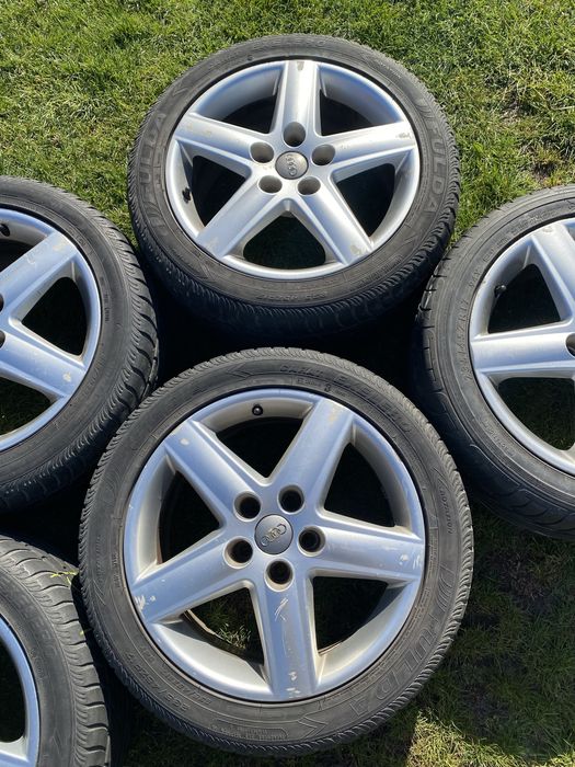 AUDI FELGI ALUMINIOWE 17 " z oponami letnimi 235/45/17