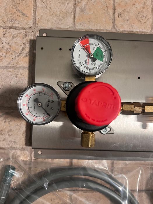 kit redutor co2 para duas garrafas com mangueiras