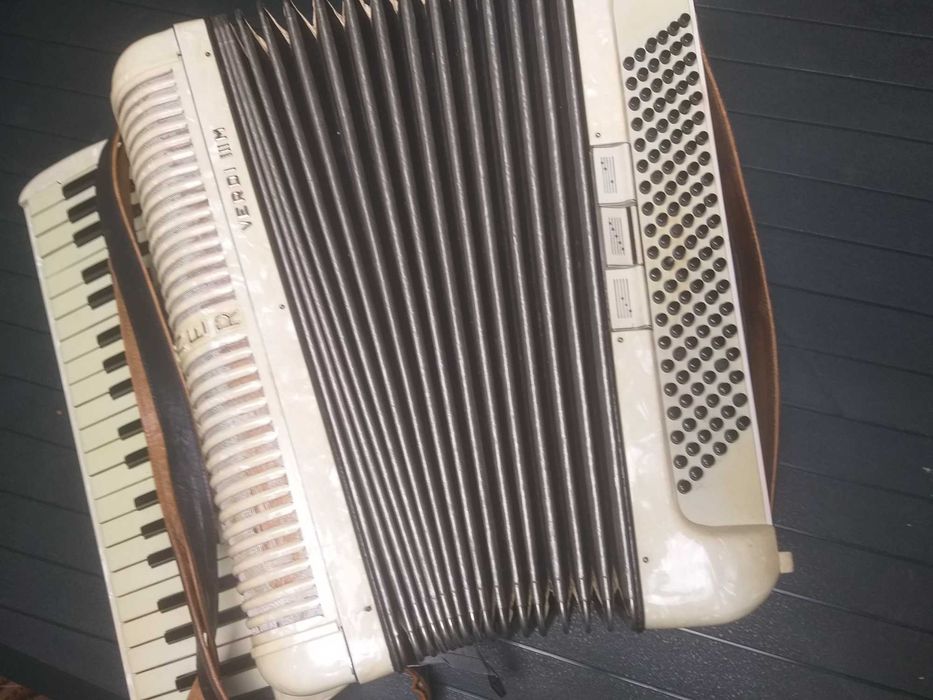 Sprzedam akordeon Hohner verdi III M 120 b