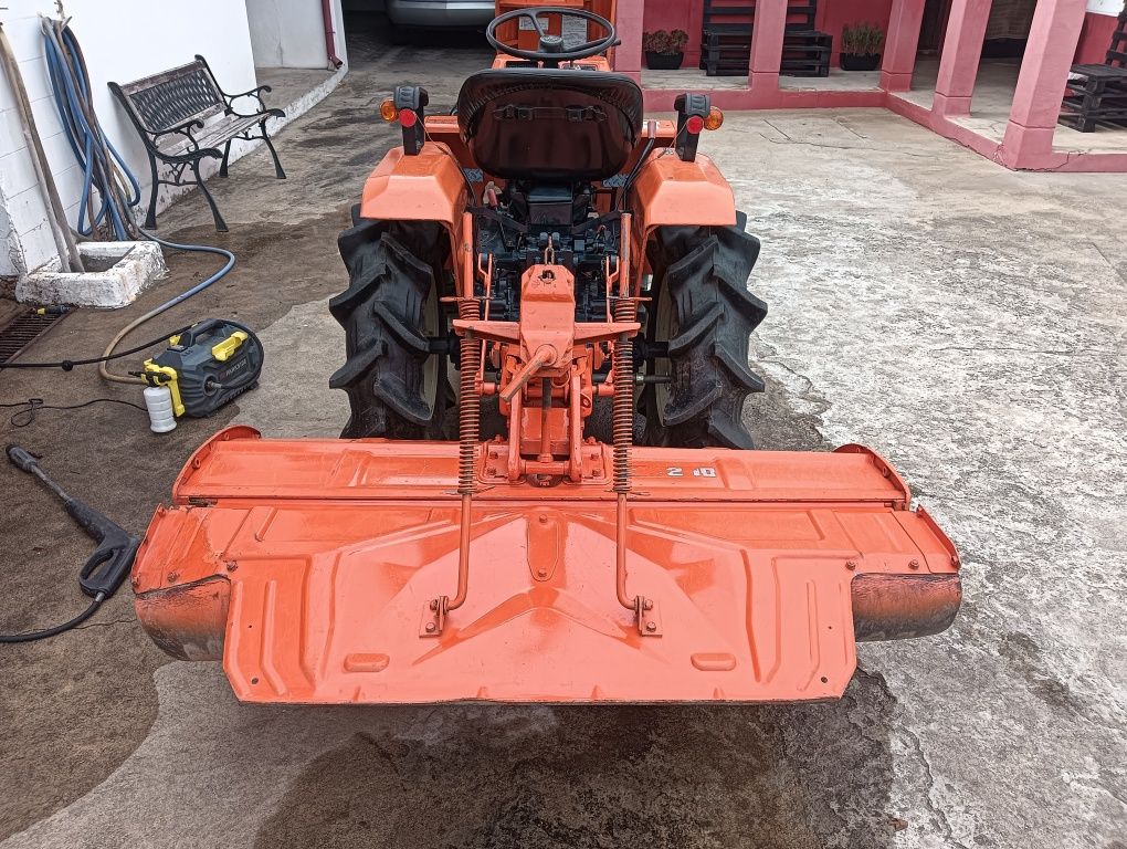 Tractor Kubota 4x4 Impecável,mais Pulverizador