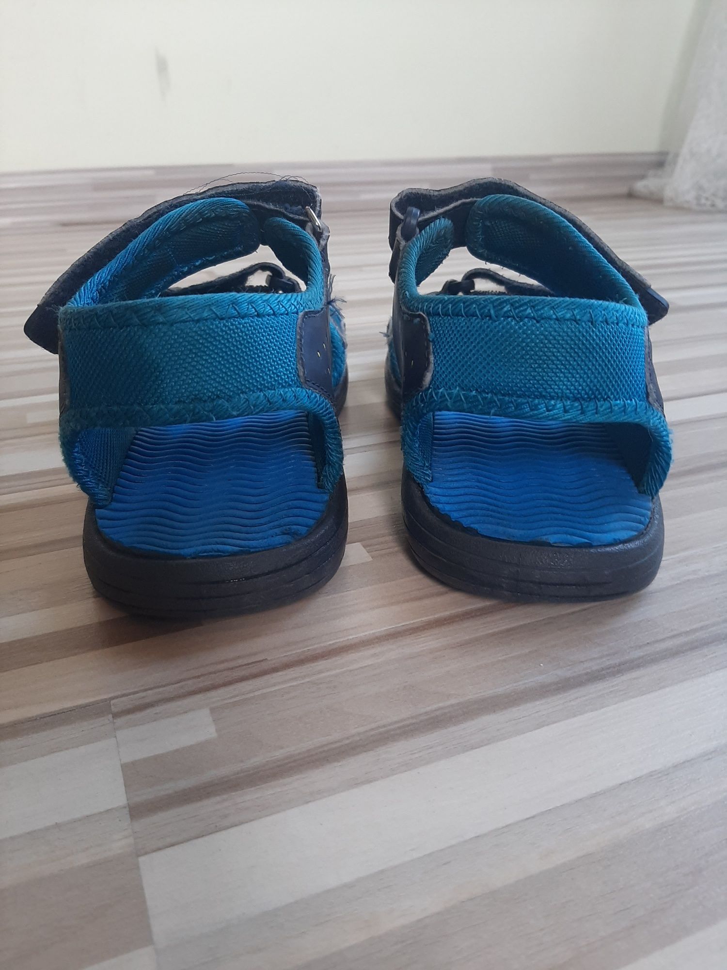 Sandały new balance r. 36/23 cm
