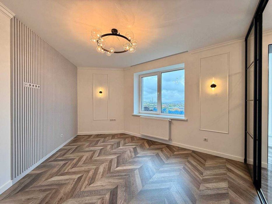 Видова 2.5 кім з ремонтом в обжитій новобудові!