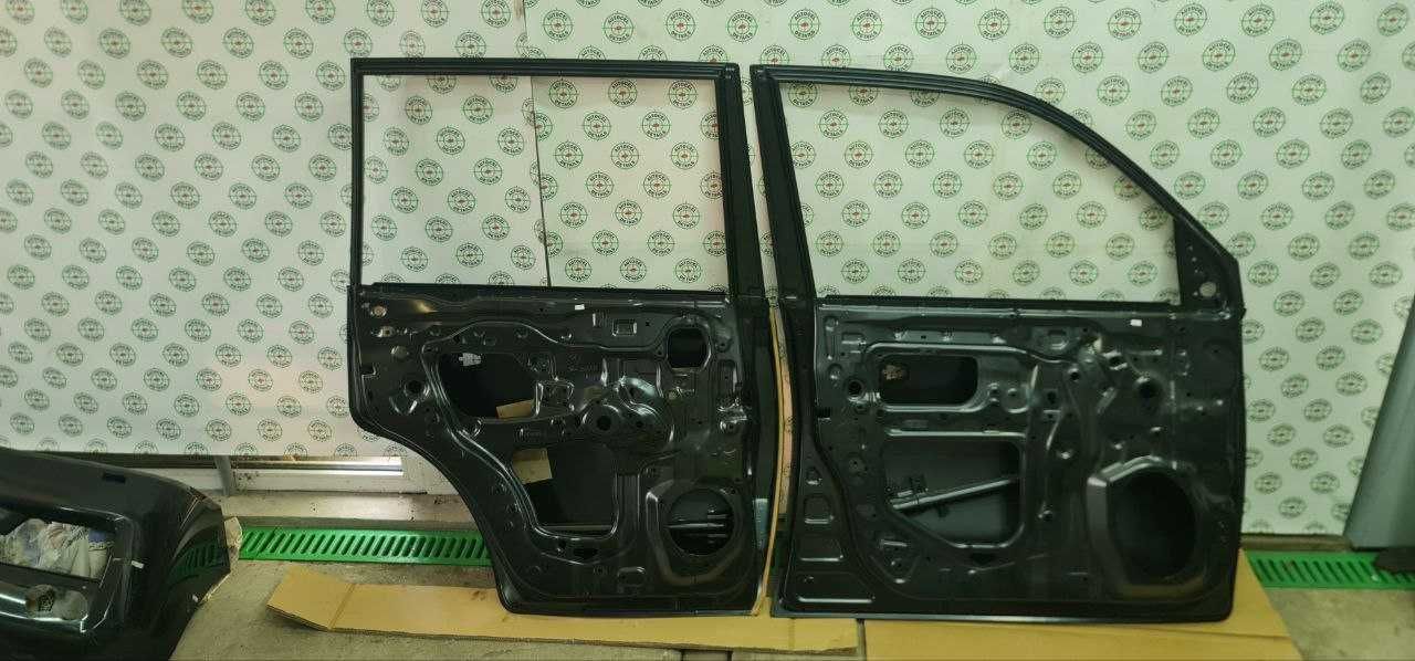 Дверь  Land Cruiser 200 рестайлинг и дорест