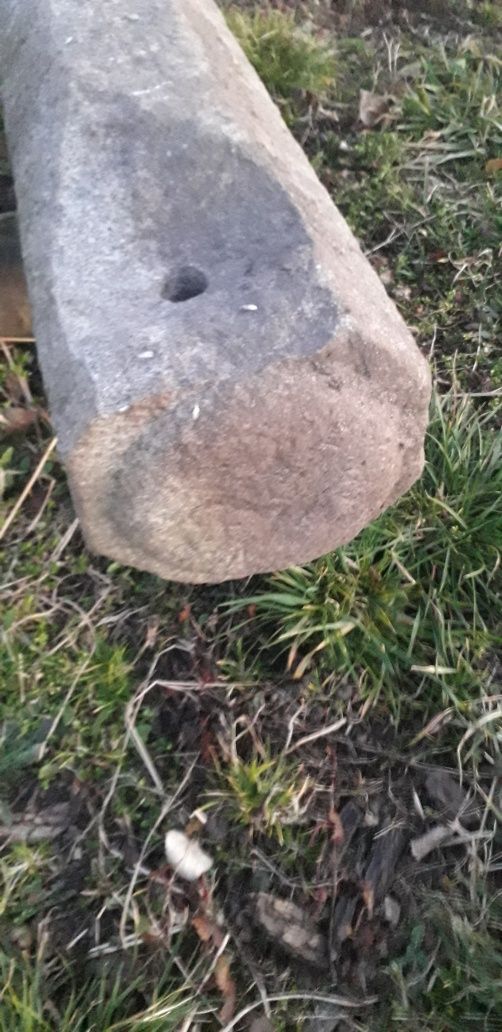 Poniemiecki słup granitowy filar
