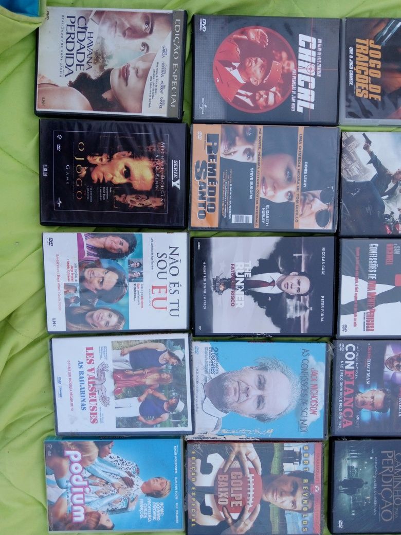 30 DVDs  incluindo dia e noite