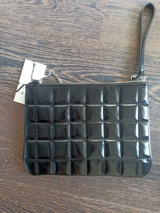 Mala Clutch acolchoada NOVA.