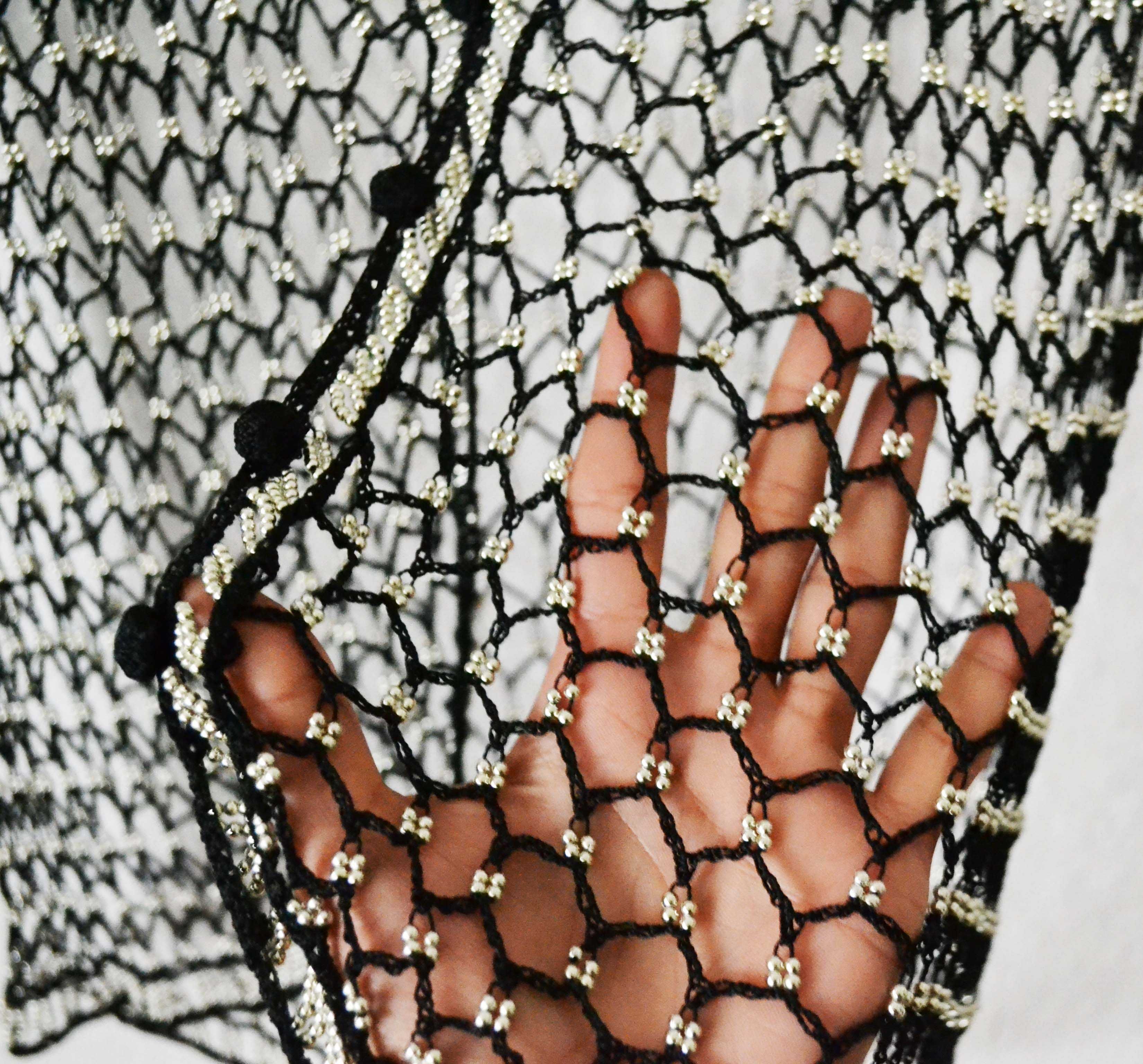 Kamizelka narzutka wykonana na szydełku handmade  srebrne koraliki