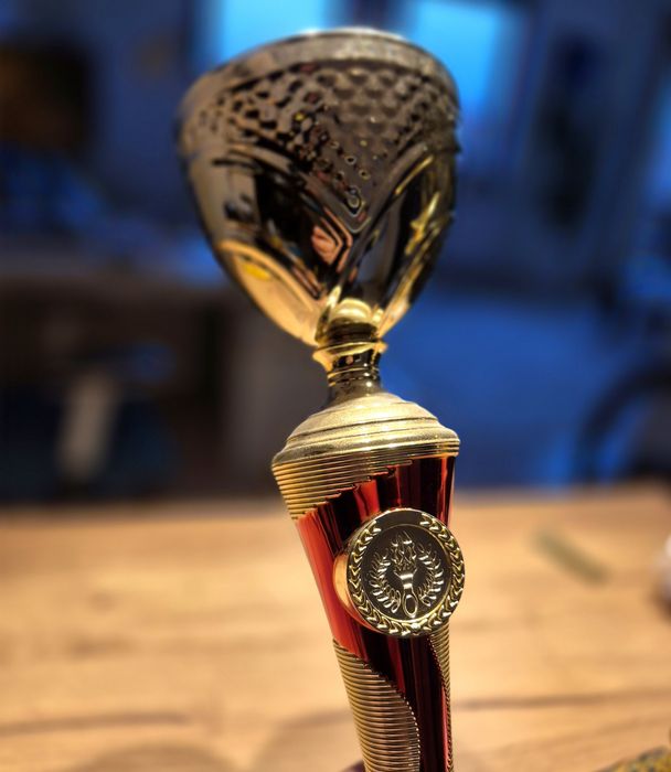 Piekny Puchar, statuetka złota, 35cm