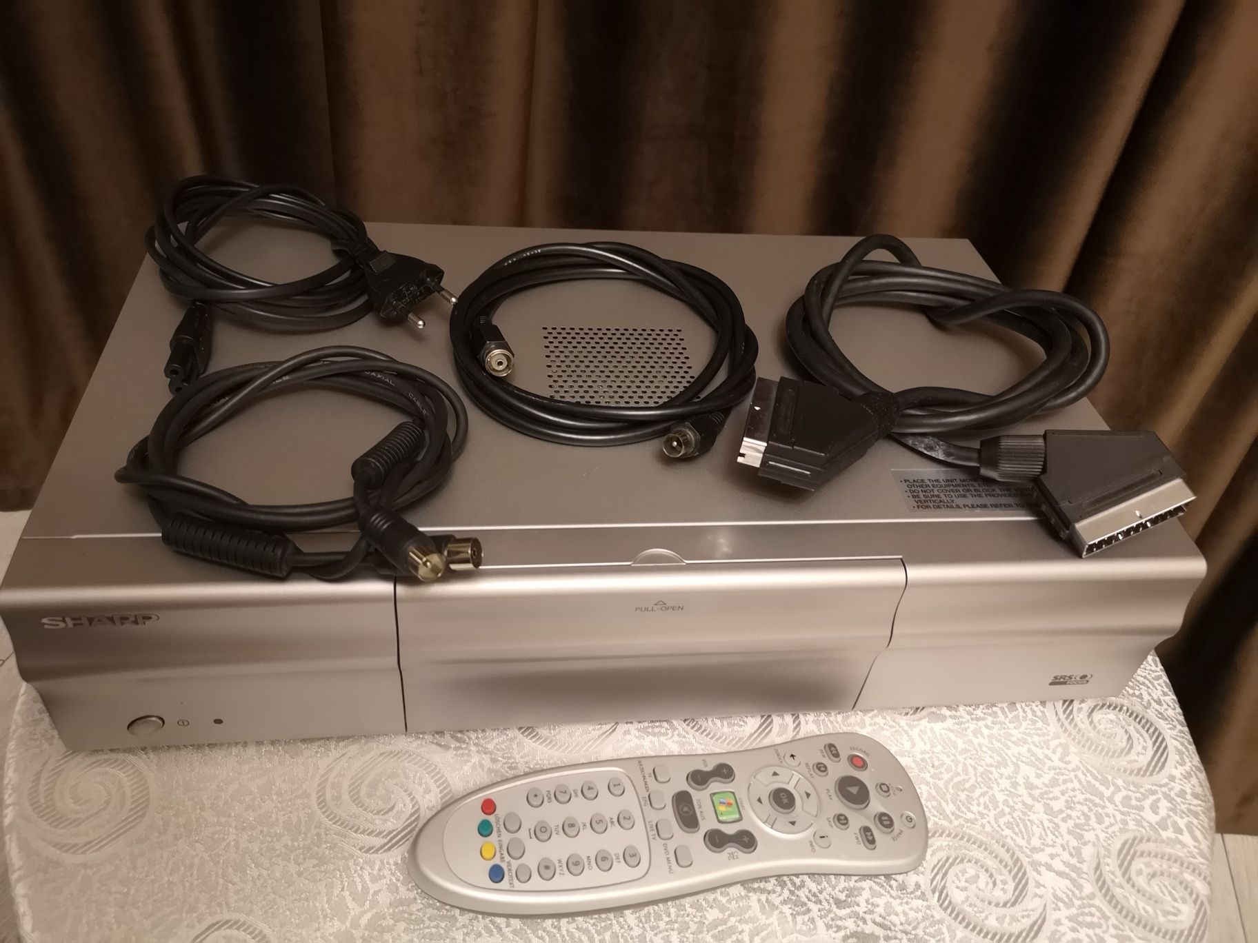 ТВ Рессивер Sharp LC-30HV4E
TV media ресивер с тюнером и av-интерфейса