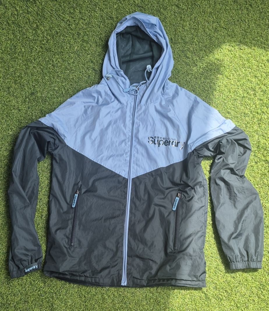 Kurtka wiatrówka męska Superdry rozmiar S/M

- stan: bardzo dobry

- r