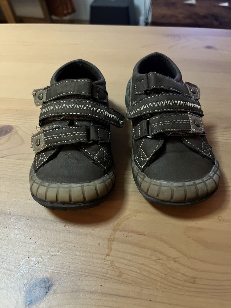 Buty wiosenne Mothercare 21,5