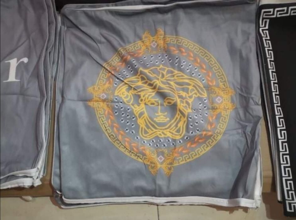 Poszewki Jasiek 45×45 Meduza Różne Modele Versace