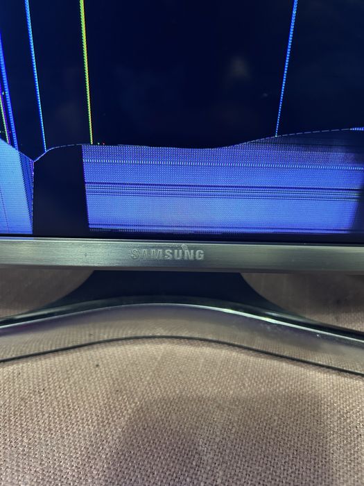 Телевізор Samsung б/у розбитий екран