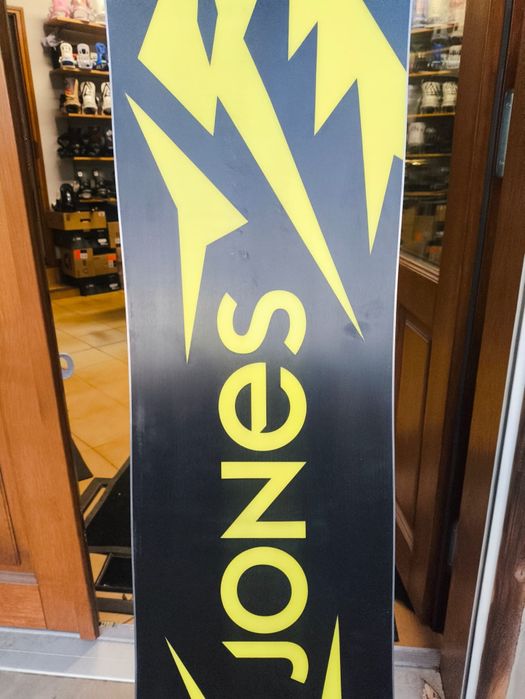 Deska Jones mountain twin 157 model 2025