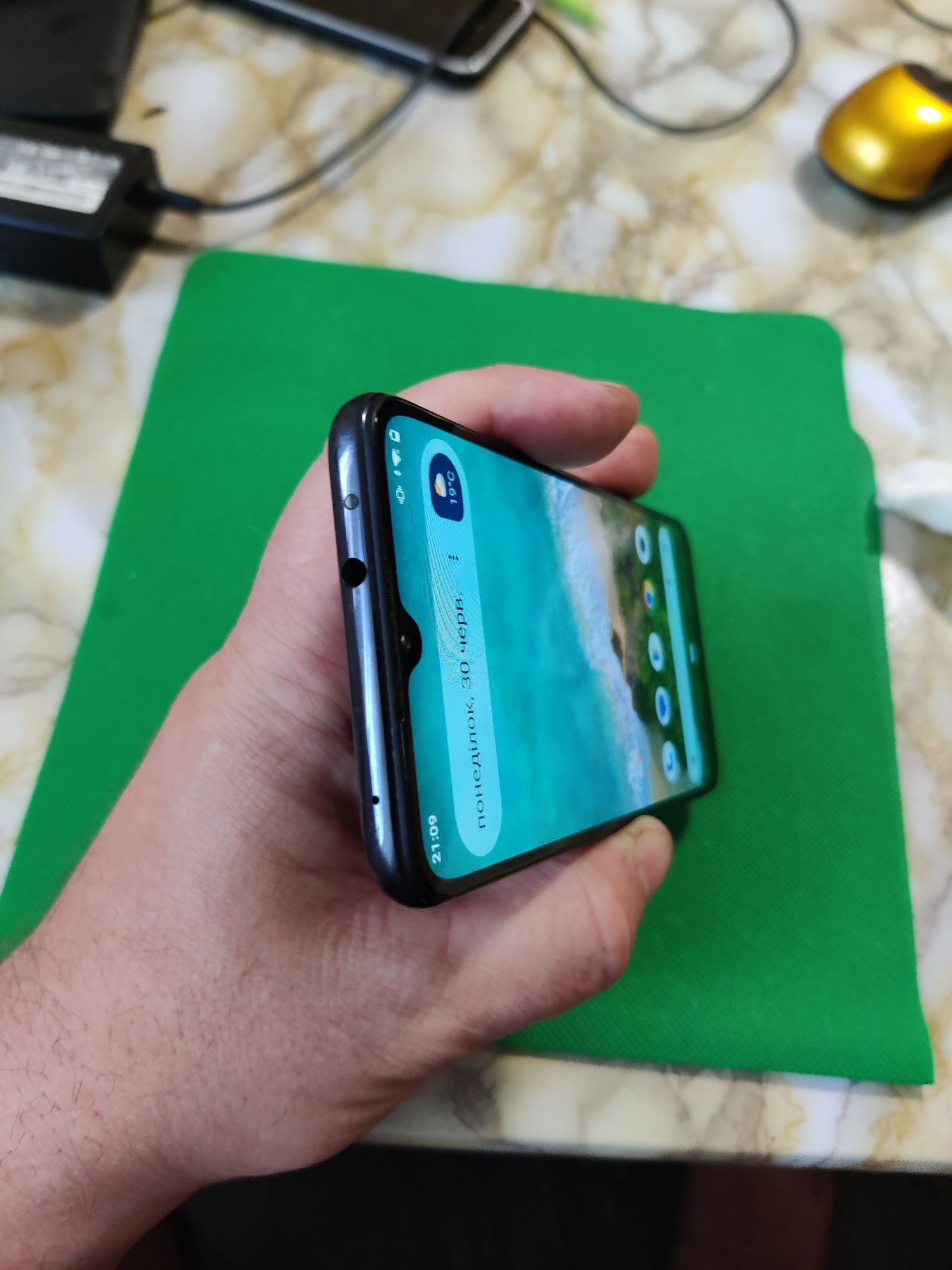 Xiaomi Mi A3 4/64 стан чудовий без блокувань батарея тримає довго
