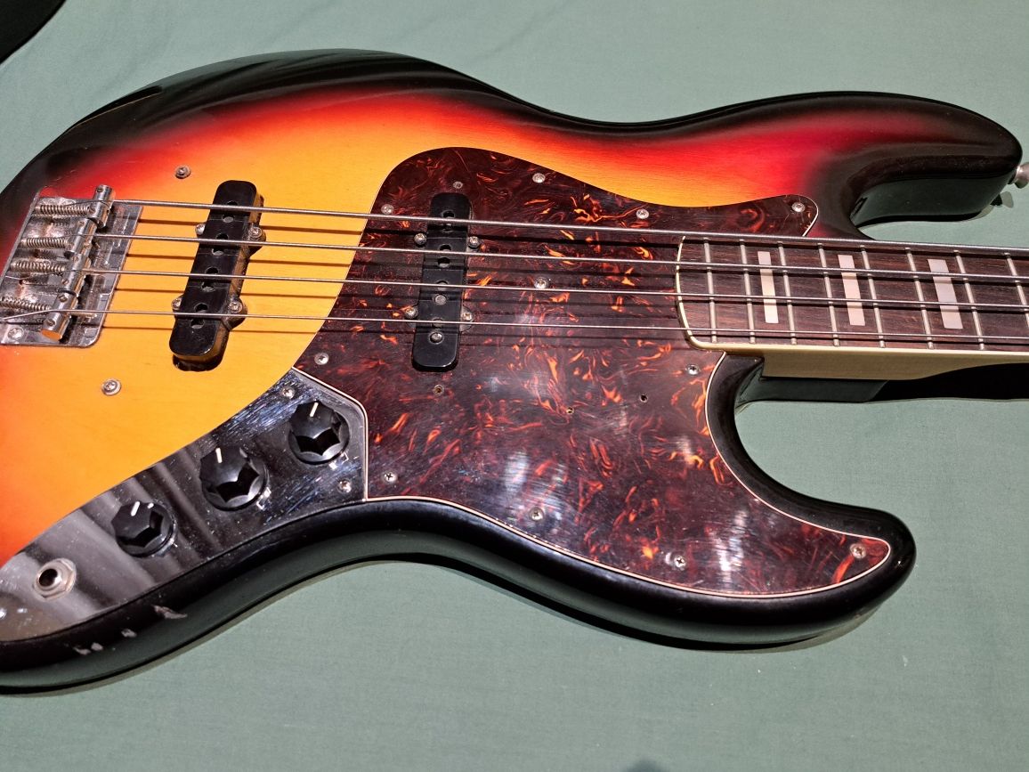 Gitara basowa Jazz Bass Columbus Japan.