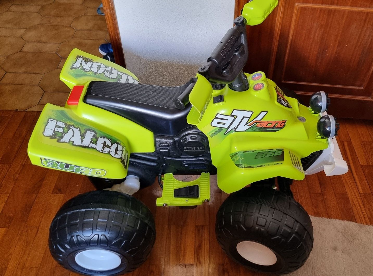 Moto Quad Falcon Eléctrica 6V Feber - Fomosa