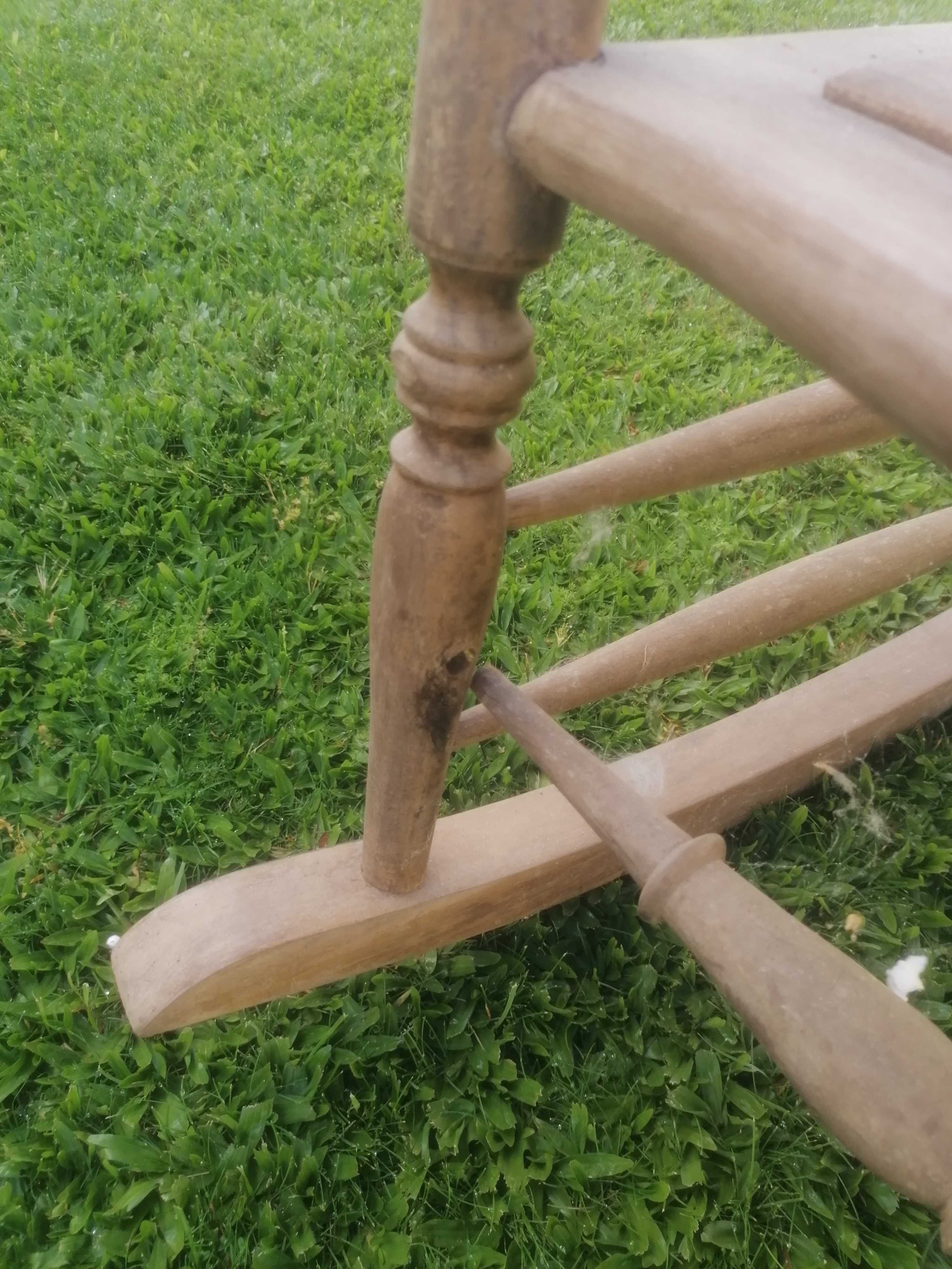 Cadeira de baloiço antiga