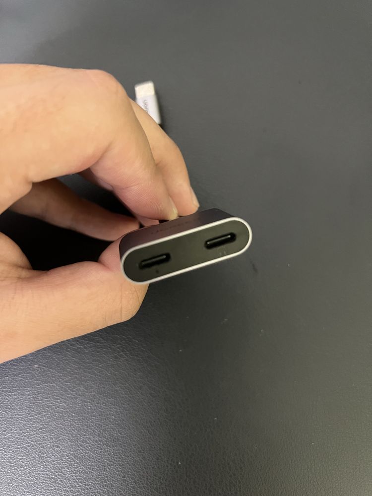 Adaptador USB-C auriculares e carregamento