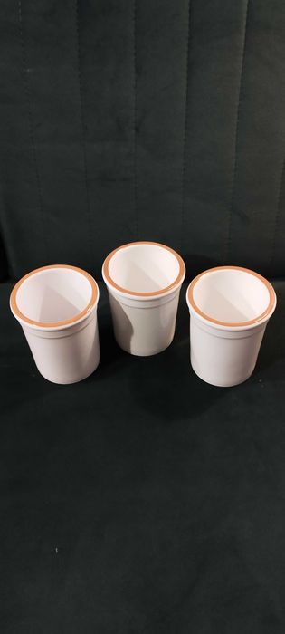 Ceramiczne pojemniki na przybory kuchenne