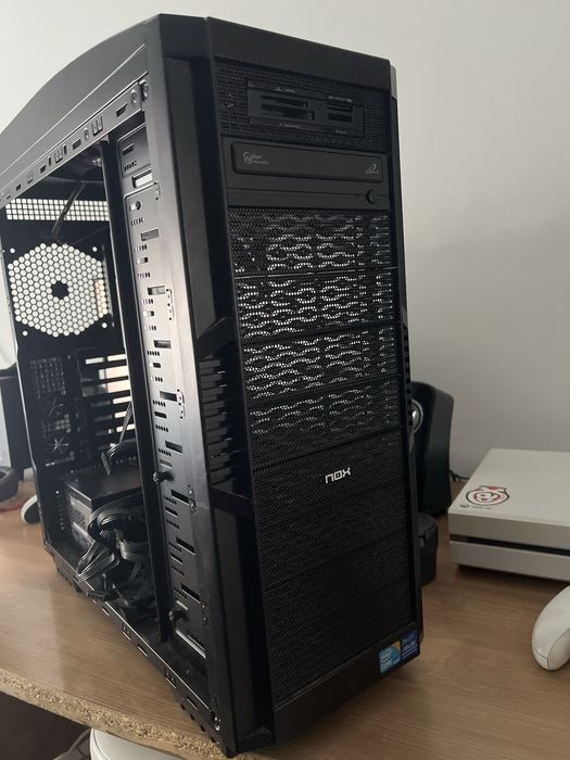 Caixa Extended ATX com fonte 500w