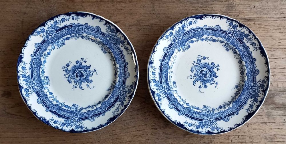 Antigos pratos em faiança Sacavém motivo Leça