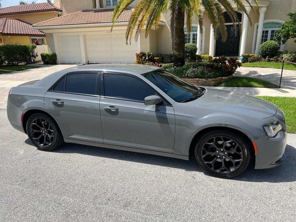 2019 Chrysler 300 Series S