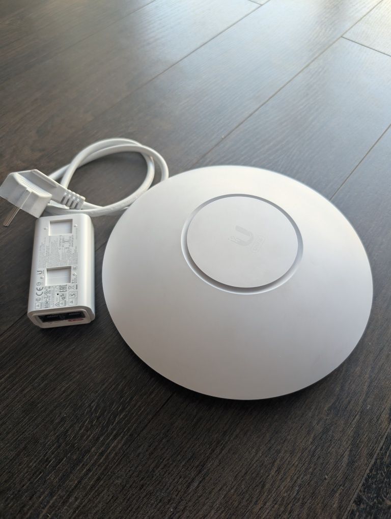 Ubiquiti UniFi U6 Longo Rang Dual-Band Wi-Fi 6 - 150 EUR