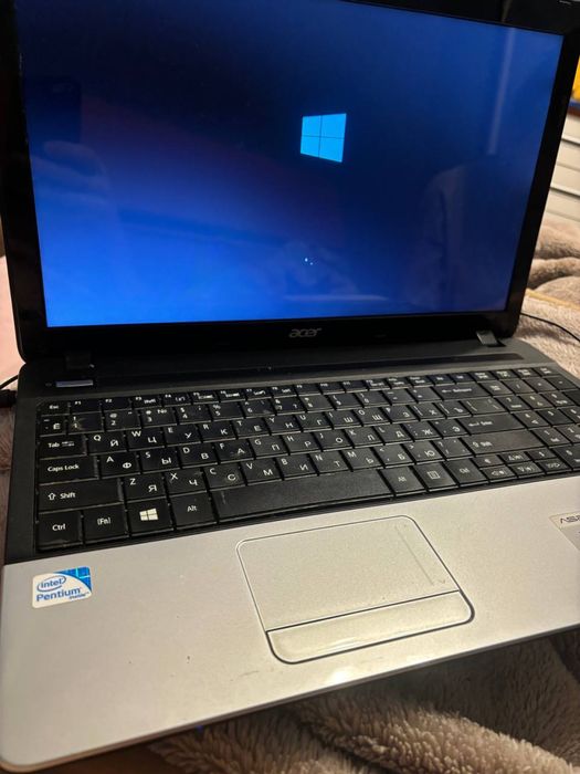 ноутбук Acer ASPIRE E1-531