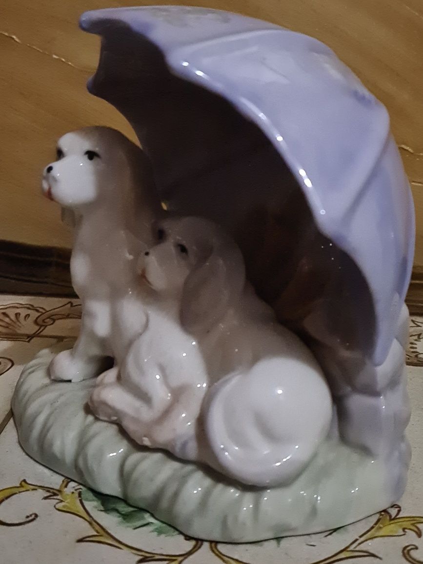 Porcelanowa figurka,  pieski