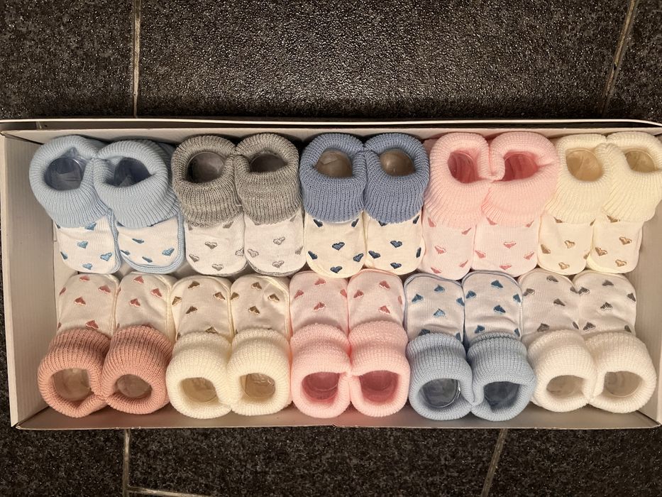 Lote IMBATÍVEL XL: 32 pares Botas/Sapatinhos de bebé ((0-6 meses) -