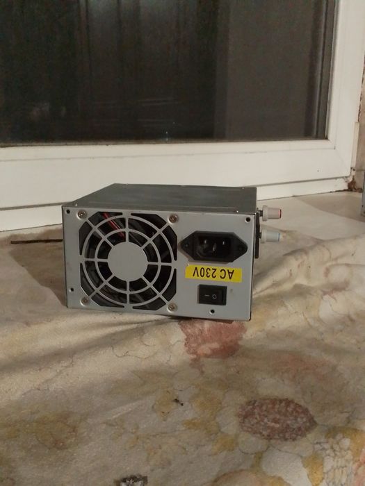 Зарядное устройство на базе  бп  пк .С регулировкой напряжения до 20 в