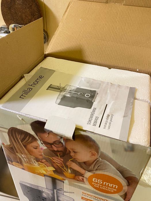 Sokowirówka z dużym otworem na owoce