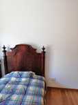 Cama antiga em madeira maciça