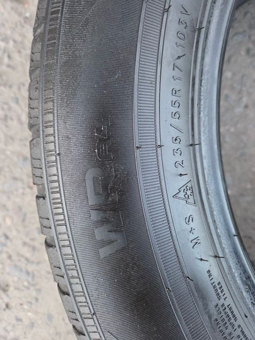 Шини зимові 235/55/r17, Nokian WRA4.