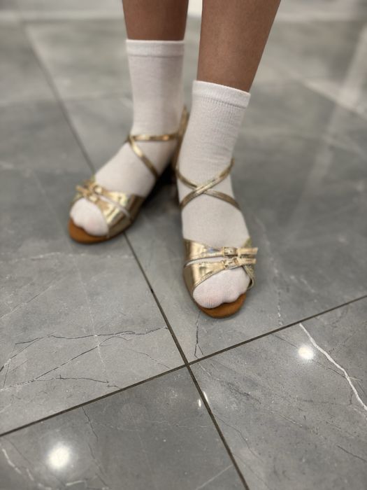 Продам очень красивые почти новые туфли для бальных танцев