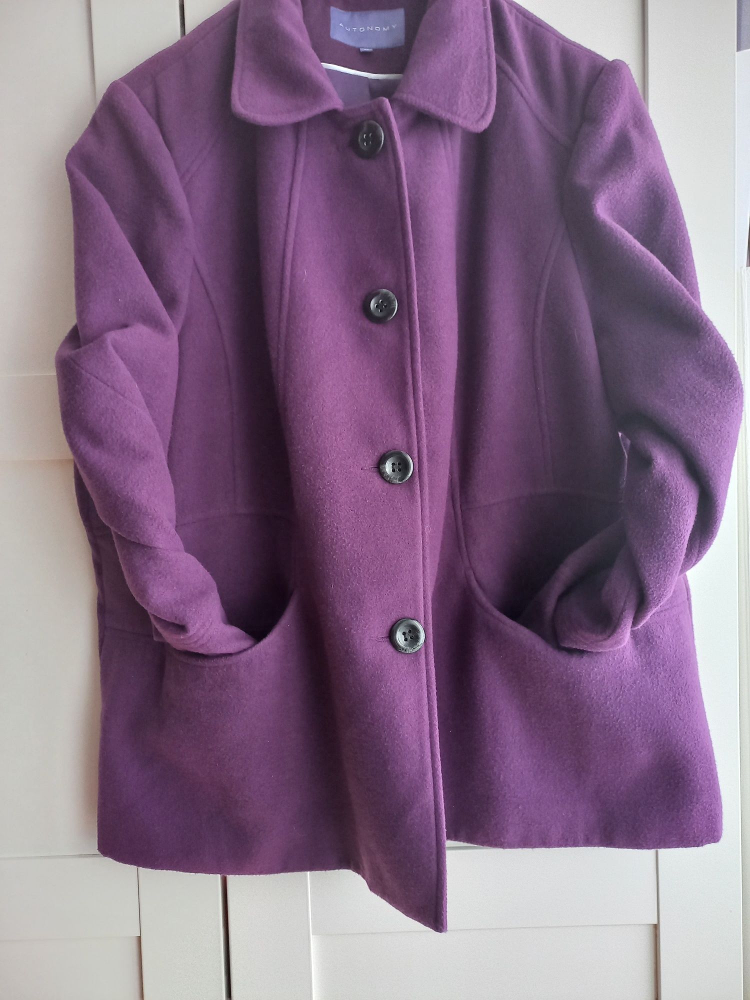 Fioletowy krotki płaszcz rozmiar 50 przejściowy wiosna 2024