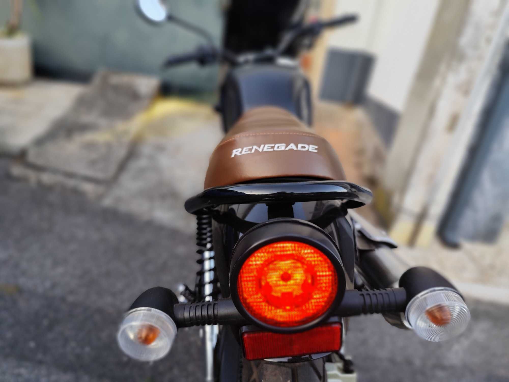 Moto 125cc "Nova" estilo Retro.Apenas 1600 quilómetros.Marca UM.