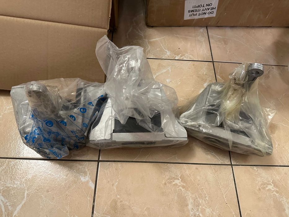 Опора двигуна подушка Hyundai Elantra Ad