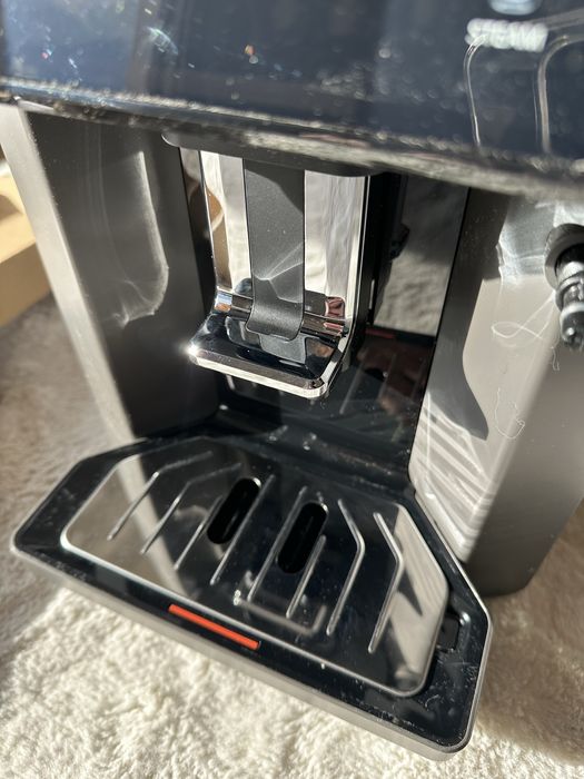 Ekspres KRUPS Sensation EA910810 w pełni automatyczny 1,7 L